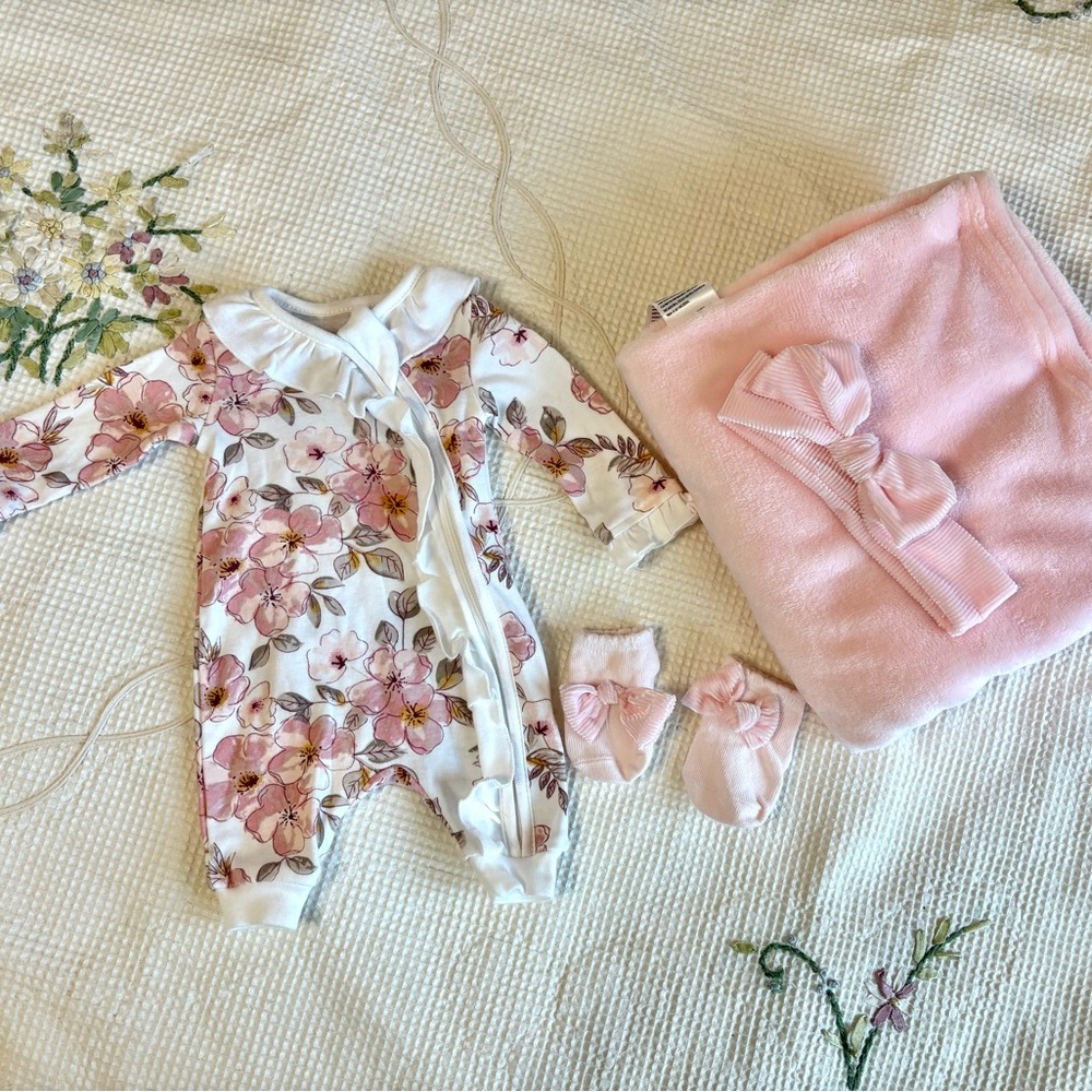 Baby essentials 4 Piece Set